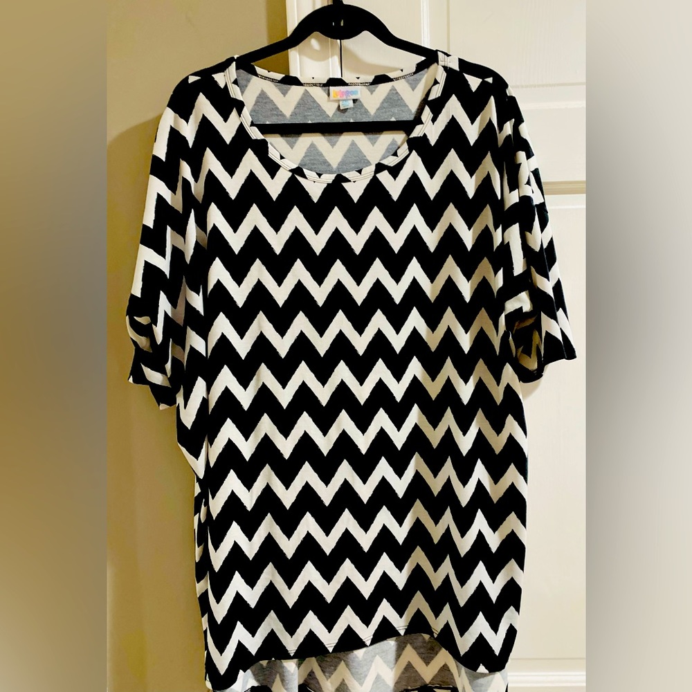 Lularoe Black and white zigzag patterned shirt